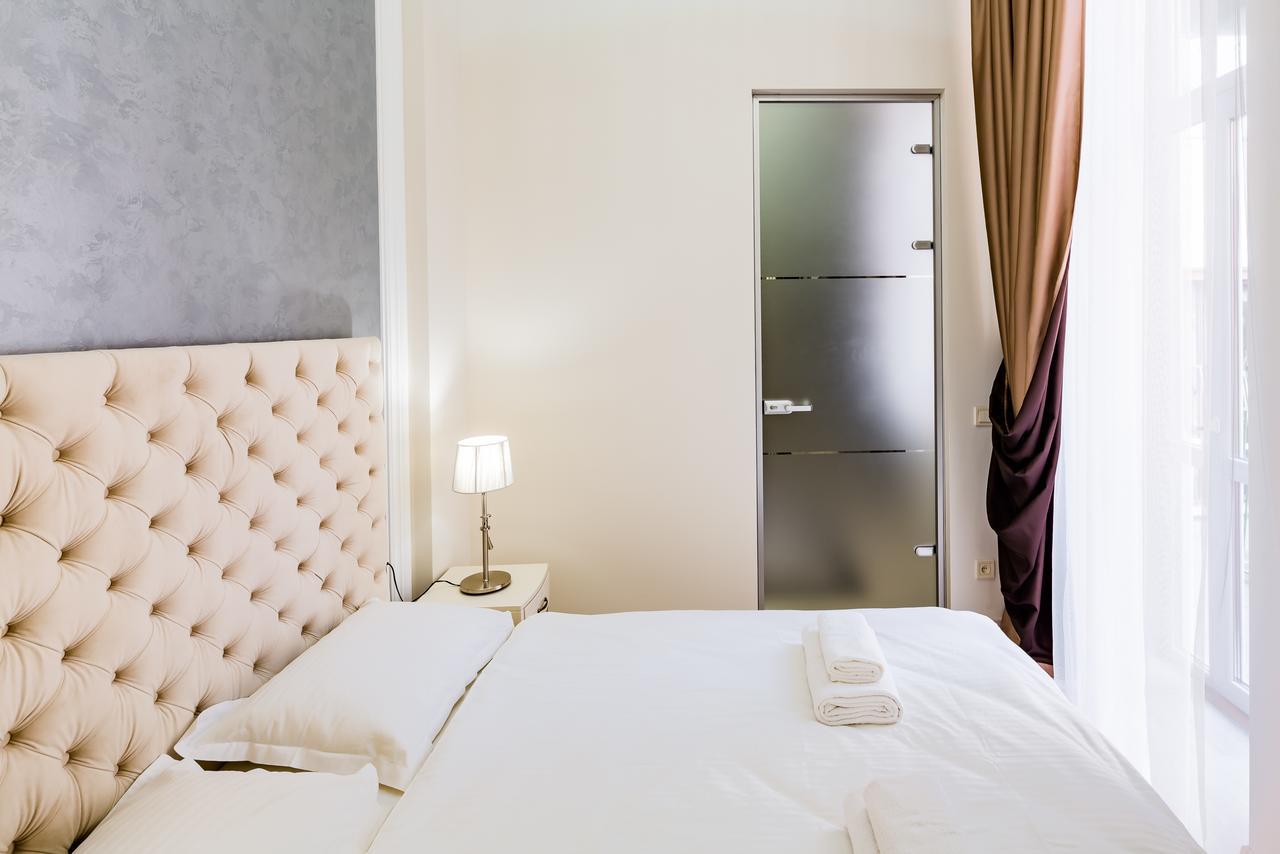 Leogrand Deluxe Apartments On Doroshenka 17 Lviv Eksteriør billede